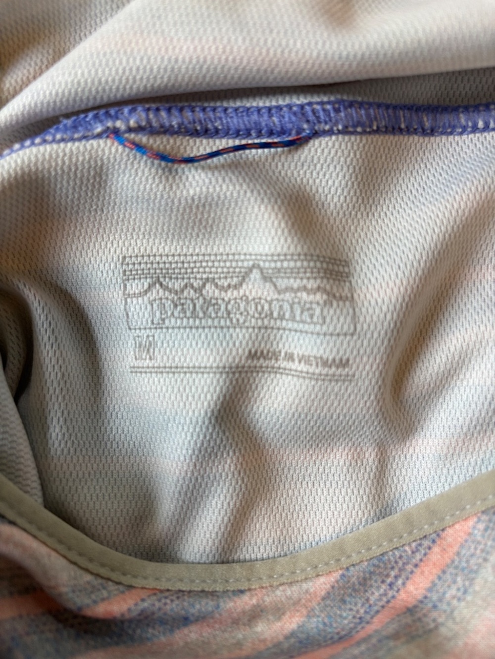 Patagonia Sun Shirt Hoodie - Picture 4 of 4